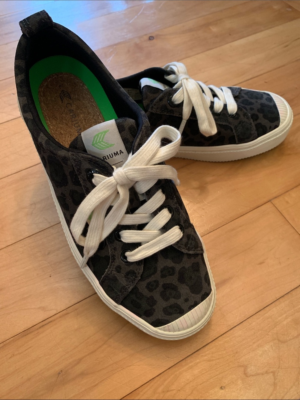 Cariuma Black Leopard Print Women's size8 Lace-Up Sneakers with White Laces